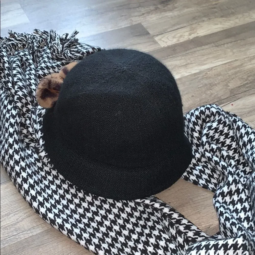 5/30 Black Hat w/ leopard pom poms
